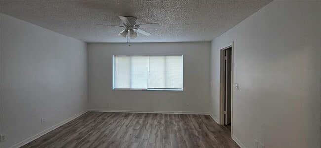 Building Photo - 1381 Sussex Dr