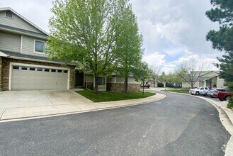 Building Photo - Well located 2+ bedroom townhome