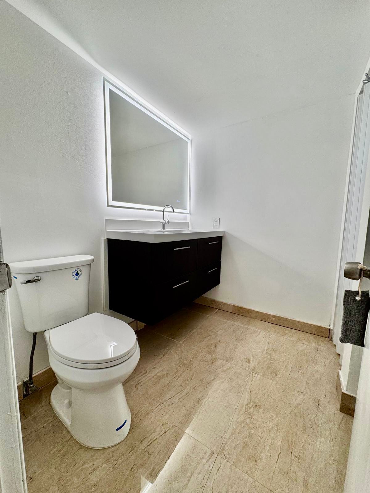 Building Photo - 747 SE 1st Way