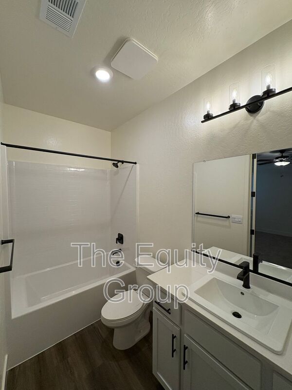 Building Photo - 2231 N Julieann St