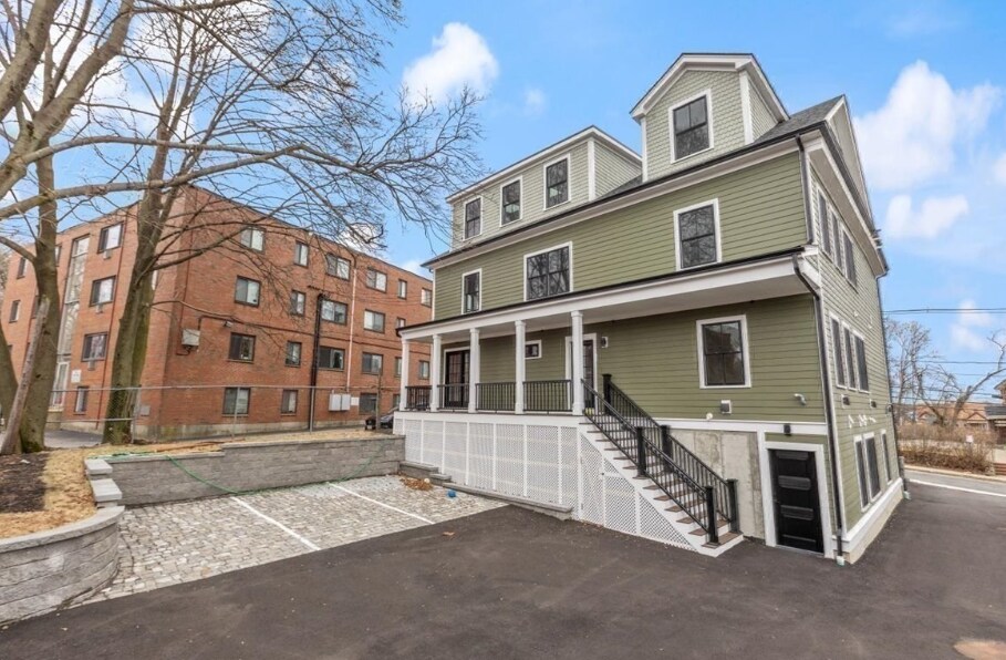 Building Photo - 30 Dighton St