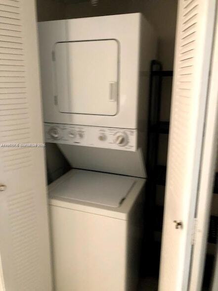 Building Photo - 6840 SW 45th Ln