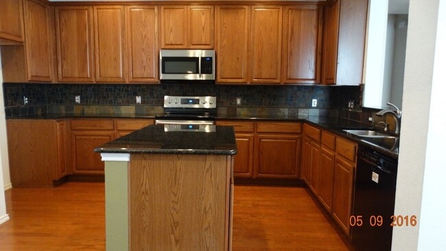 Building Photo - 2681 Calmwater Dr