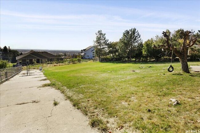 Building Photo - 5 bedroom in Pleasant View UT 84414