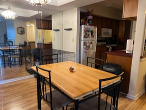 Building Photo - 279 Hillsboro Pl