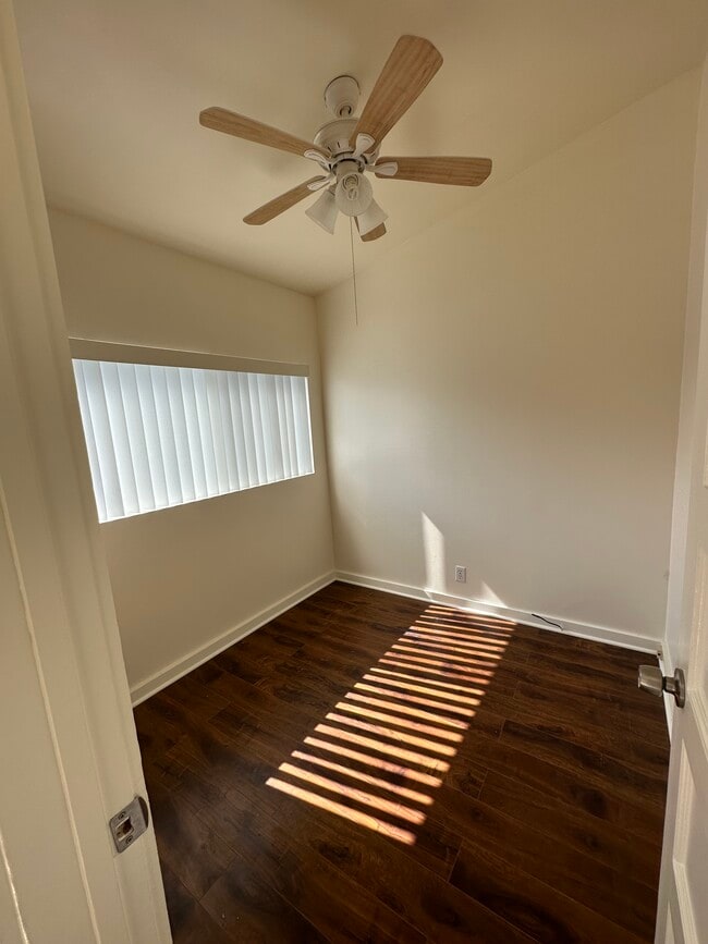 Building Photo - 2483 Chelsea St