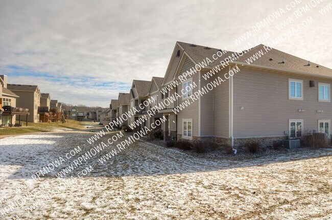 Building Photo - 14105 Airline Ave