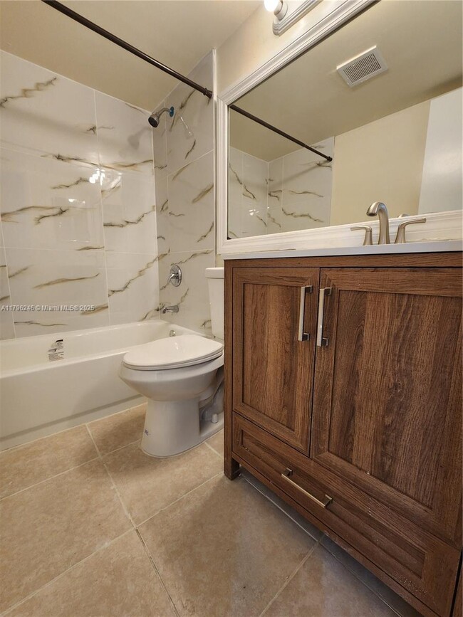 Building Photo - 2148 White Pine Cir