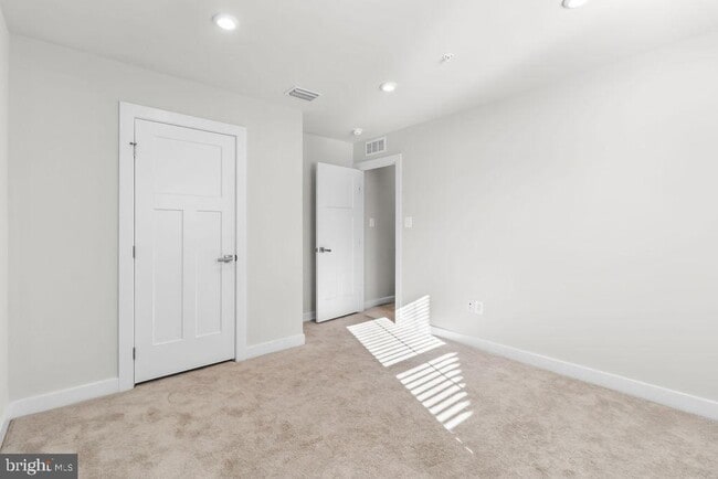 Building Photo - 2305 Wadlow Ln