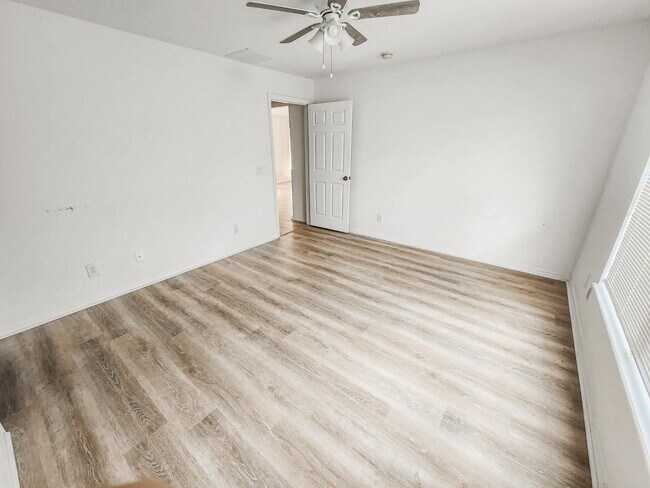 Building Photo - 151 Carmelite Ave NW