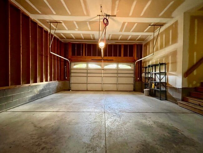 Building Photo - 1011 Sophomore Ct