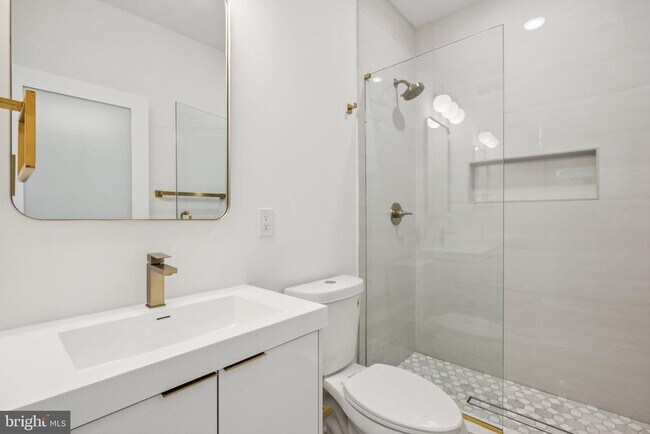 Building Photo - 5034 Florence Ave