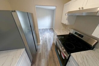 Building Photo - 12556 Palmetto St