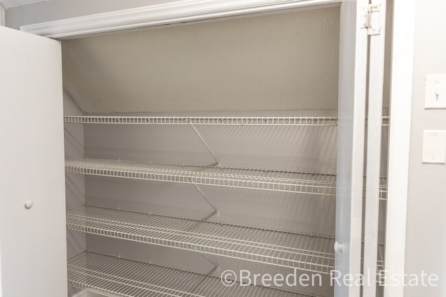 Building Photo - 220 Sequoyah Cir