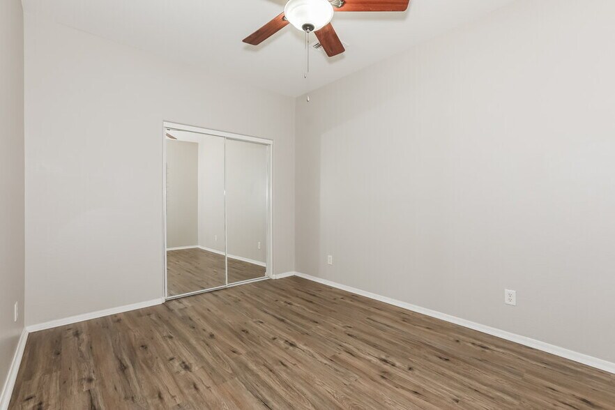 Building Photo - 3875 S Dew Drop Ln