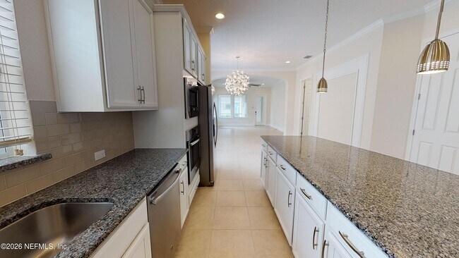 Building Photo - 203 Southern Oak Dr