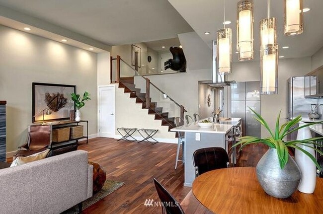 Building Photo - 2Bd/2Ba Seattle Condo
