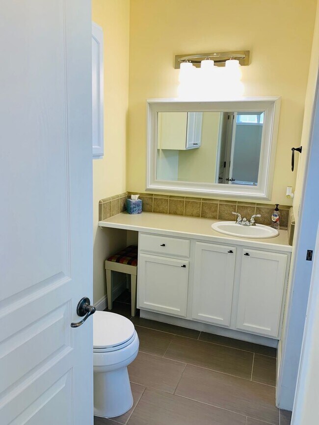 Building Photo - Beautiful Home In South East Boise!