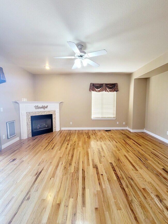 Building Photo - Boastful 3 Bedroom West Side home in gated...