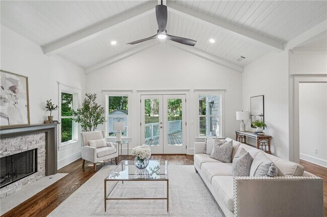 Building Photo - 1036 Dell Ave SE