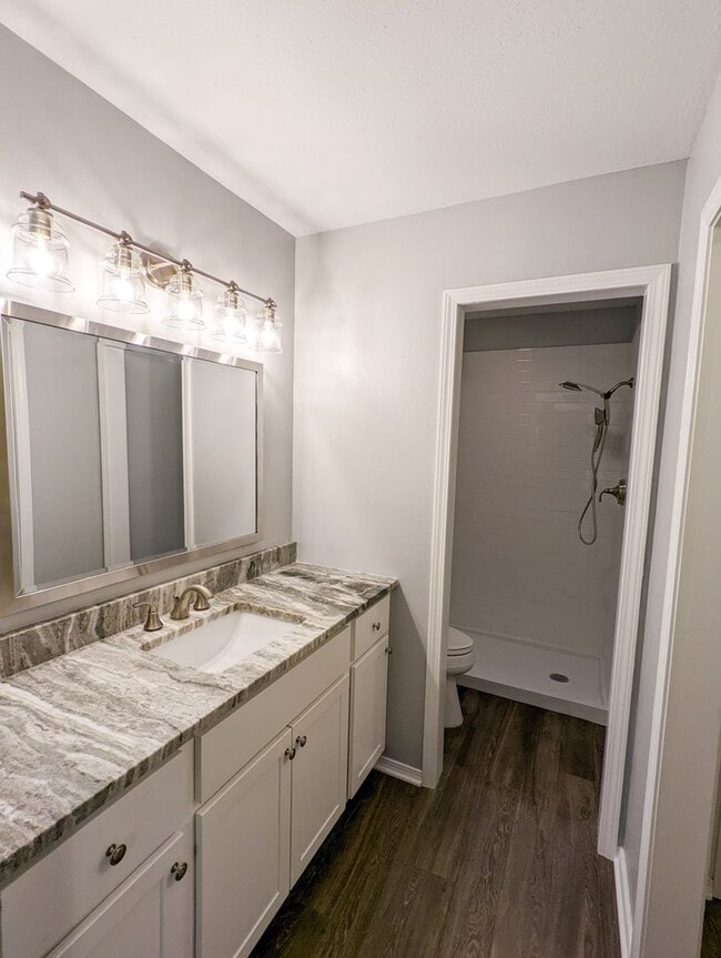 Building Photo - Newly Remodeled South Bossier 4/2 Home
