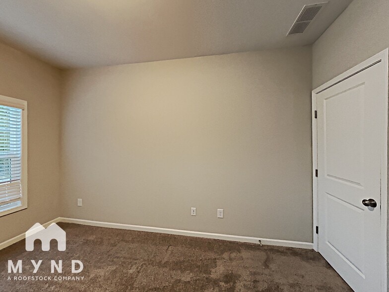 Building Photo - 2861 Regal Park Dr NW