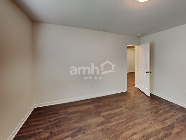 Building Photo - 731 Hot Springs Trail