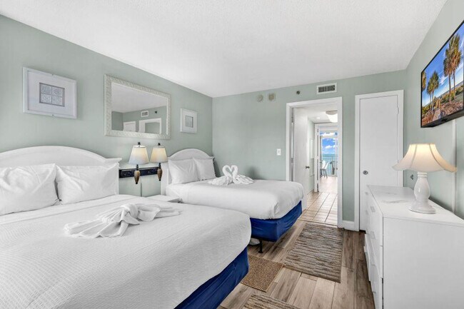 Building Photo - 647 N Creekside Dr