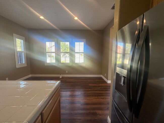 Building Photo - 9456 Vintner Cir