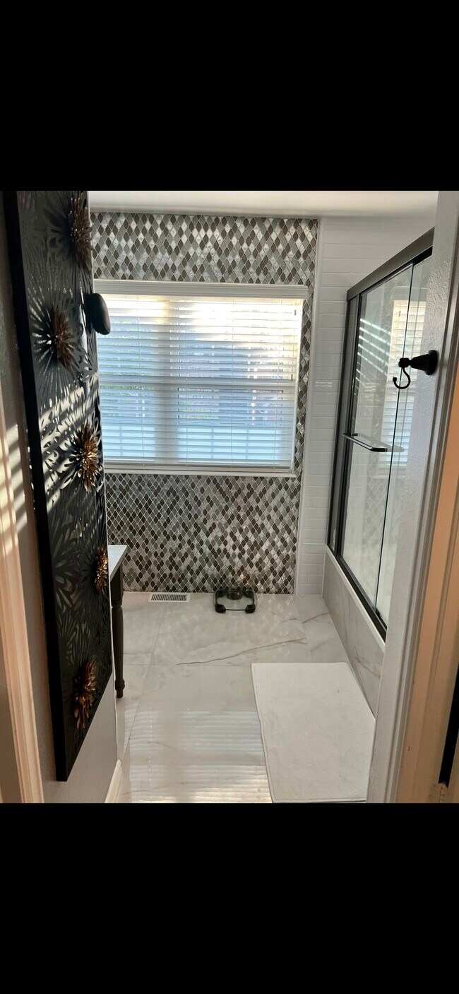 Building Photo - 13324 E Asbury Dr