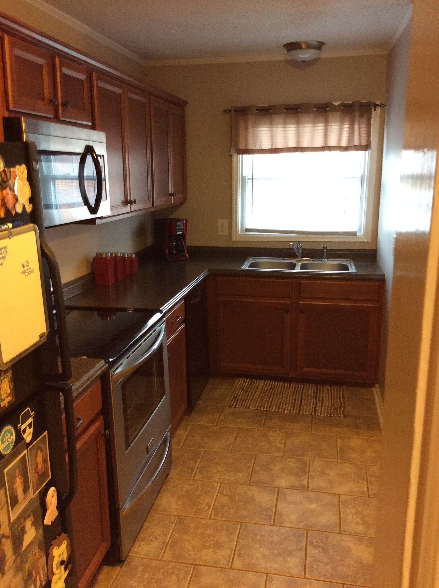 Building Photo - 3000 Golden Rd