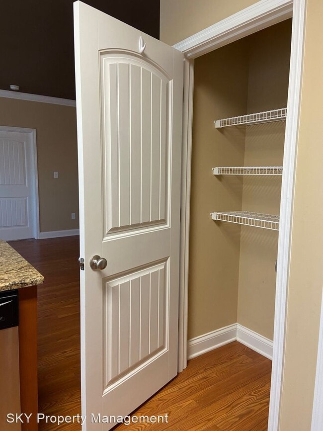 Building Photo - 1 br, 1 bath Apartment - Village at Tradit...