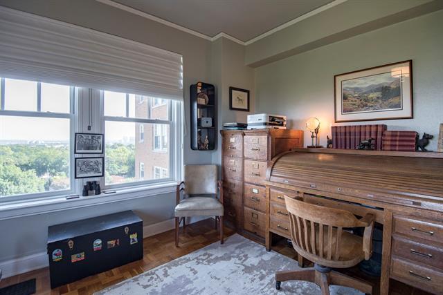 Building Photo - 2306 Park Pl Ave