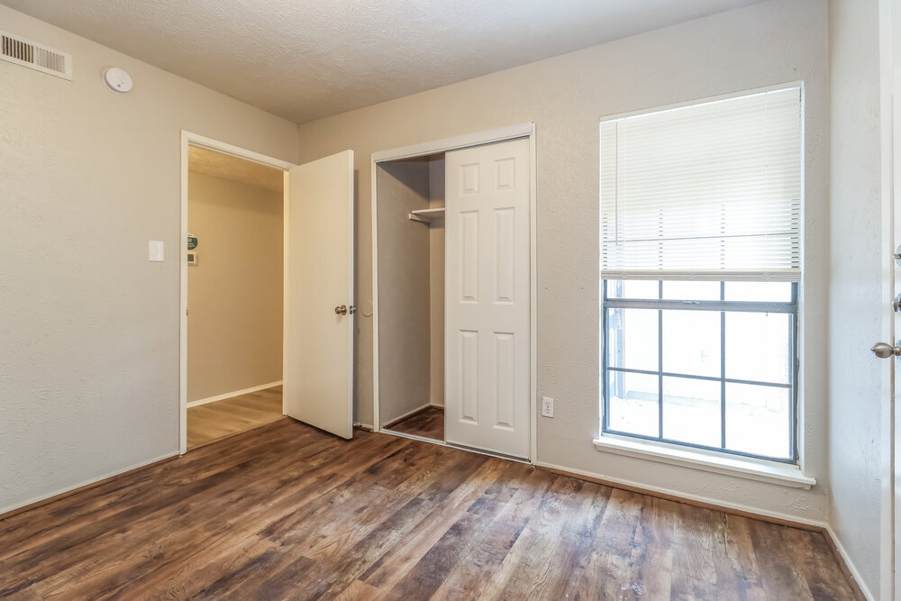 Building Photo - 22730 Hawkwood Dr