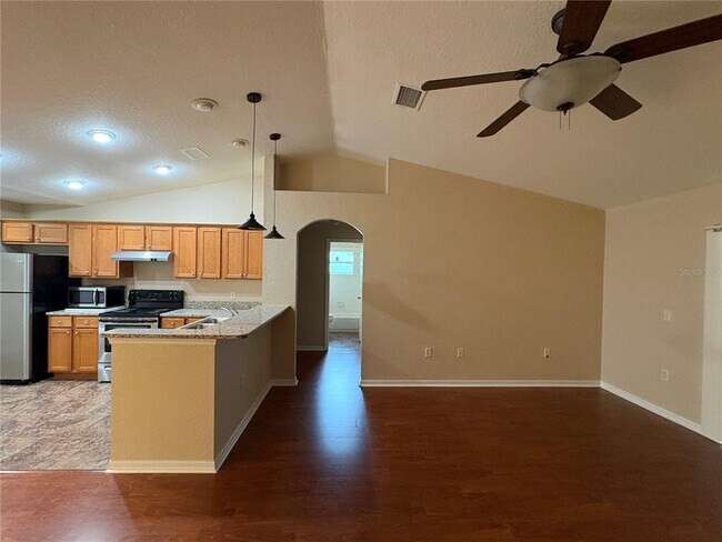 Building Photo - 9832 SW 196th Avenue Rd