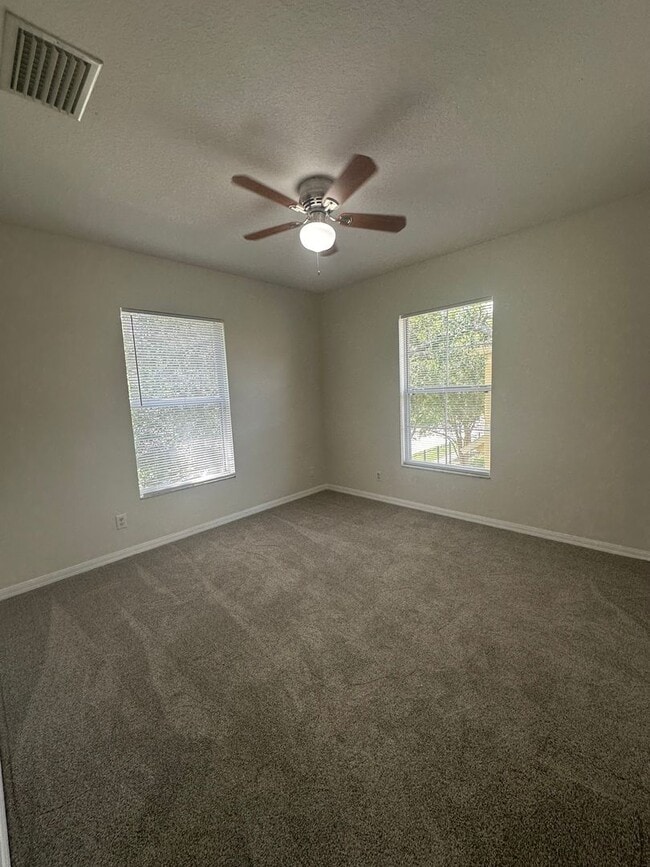 Building Photo - 214 Drawbridge Ln