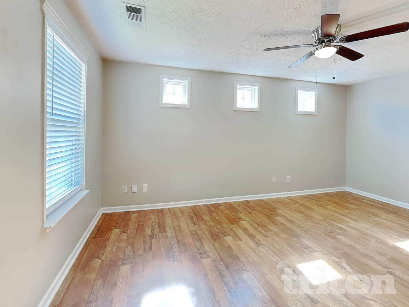 Building Photo - 250 Oak Grove Way