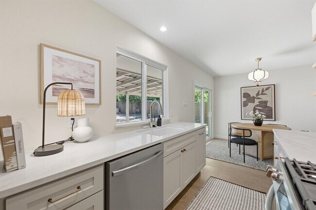 Building Photo - 1114 Stoneoak Ln