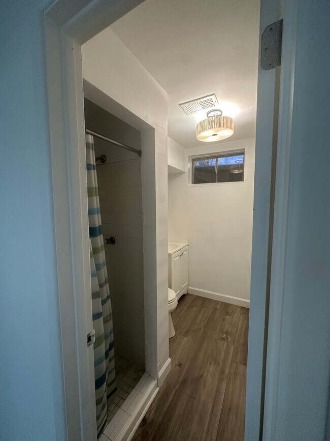 Building Photo - 10944 Larry Dr