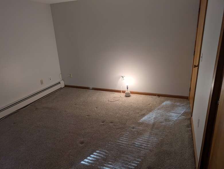 Bedroom 1 - 33 Garden Rd