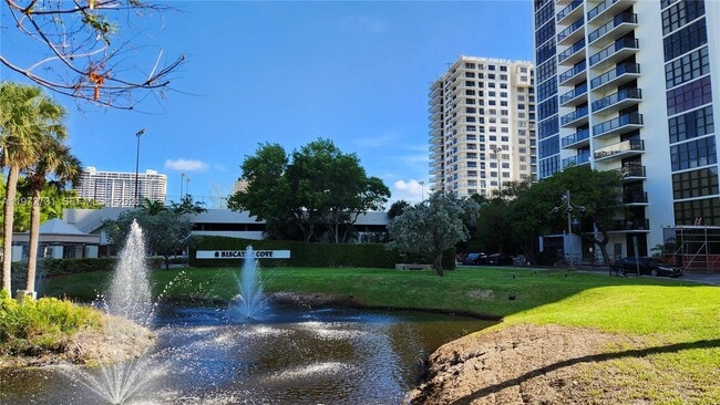 Building Photo - 18151 NE 31st Ct