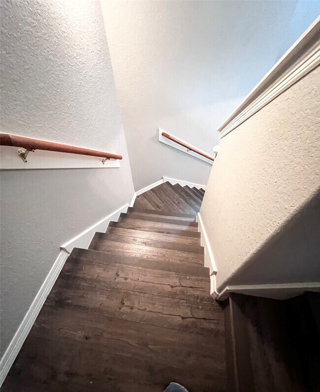 Building Photo - 422 Abbey Ln