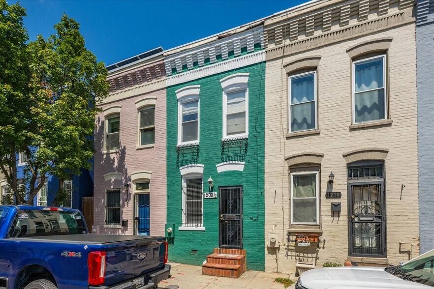 Building Photo - 1208 1/2 Wylie St NE