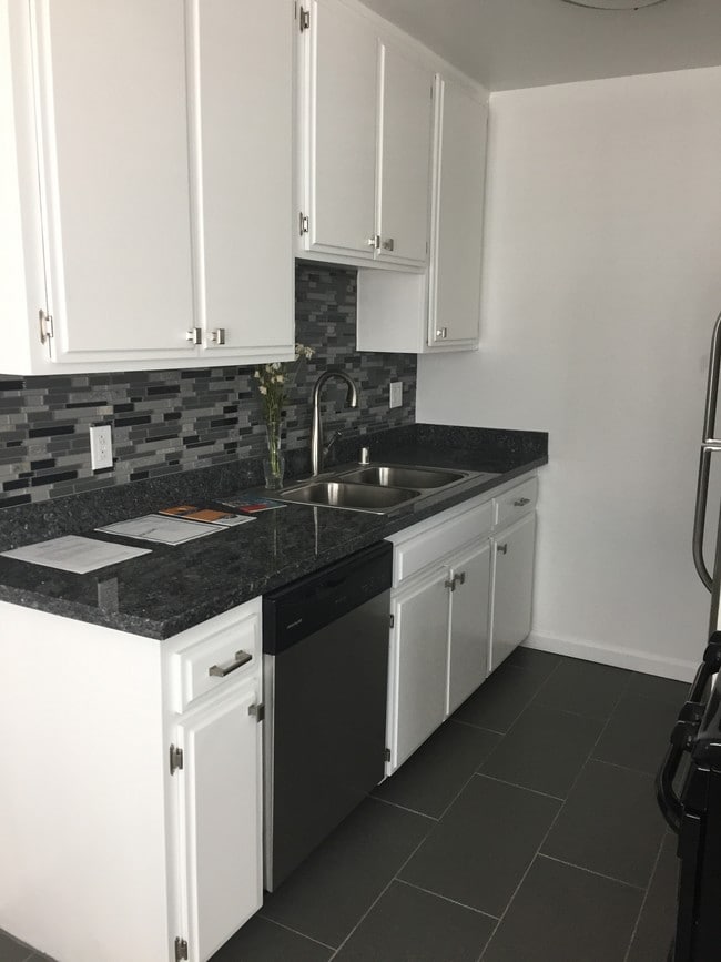 Tiara Apartments 14417 Tiara St Van Nuys CA 91401 Apartment Finder