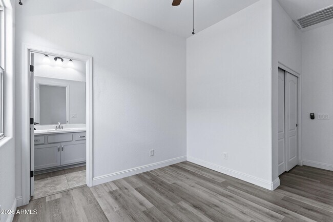 Building Photo - 10218 Bergeron Ave