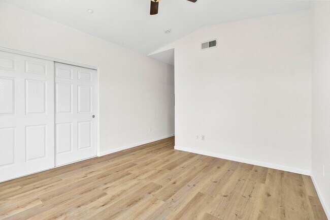 Building Photo - 308 Island Way