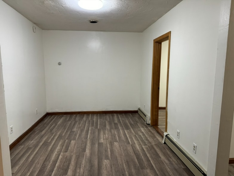 Building Photo - 154 N Franklin St