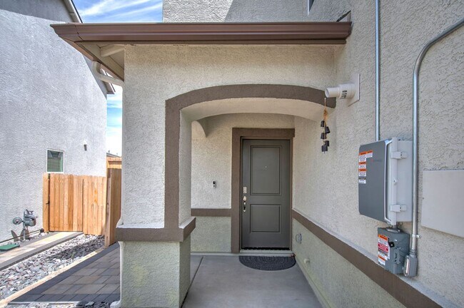 Building Photo - Terrific 4 bedroom available for rent - Al...