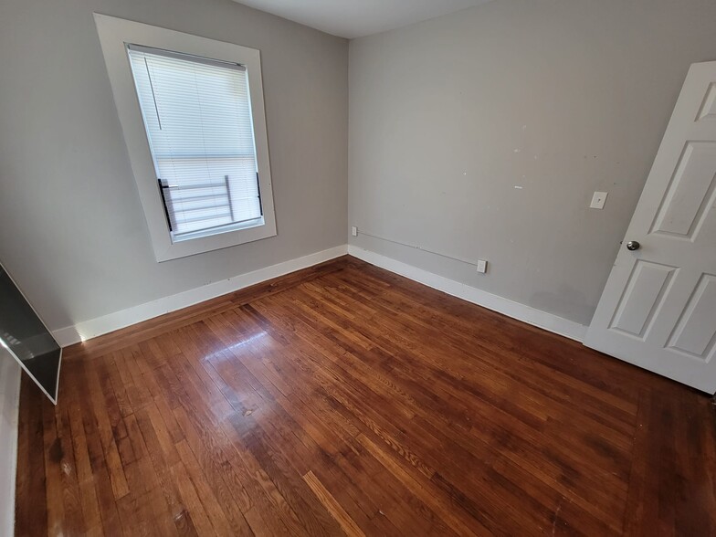 Building Photo - 357 Whalley Ave