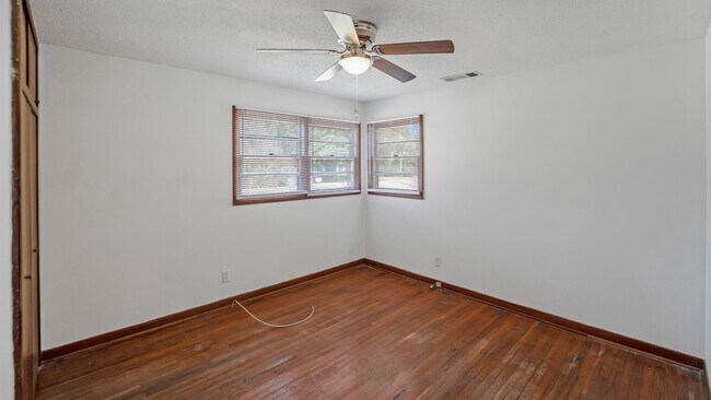 Building Photo - Cozy 3-Bedroom Home with Corner Lot in Rincon